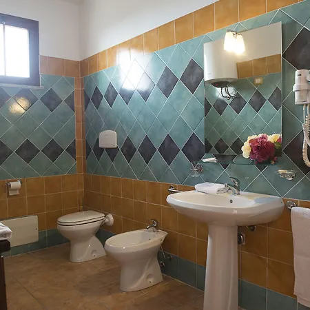 מלון Montiruju 4*