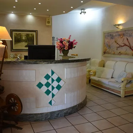 Montiruju 4*
