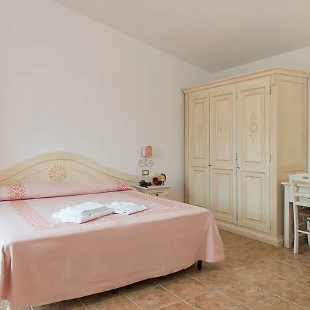 Hotel Montiruju Santa Maria Coghinas
